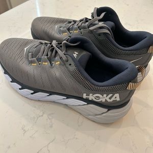 Men’s Hoka running shoes size 9.5 never worn